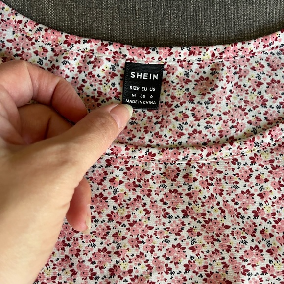 Women’s SHEIN short sleeve tops, size medium. Excellent condition! - Picture 4 of 5